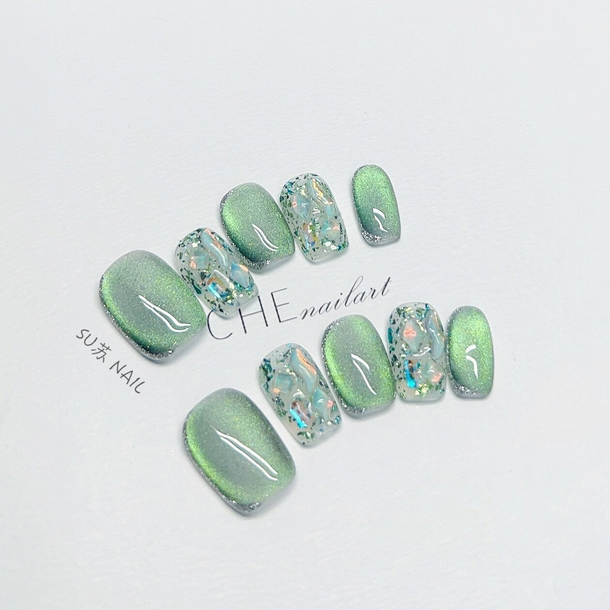 Green like summer, shimmer like luxe. ✨ Press-on glam just got serious.